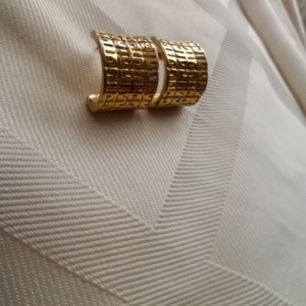 Givenchy Geometric Pattern Wide Vintage Gold Plated Pierced Earrings Authentic